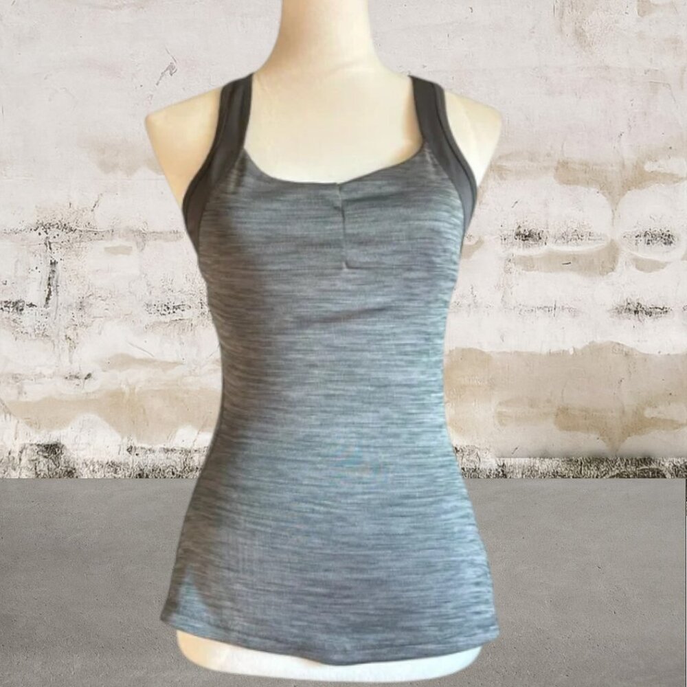 Reebok Women's Gray Sleeveless Tank Top with Built in Bra Size Small